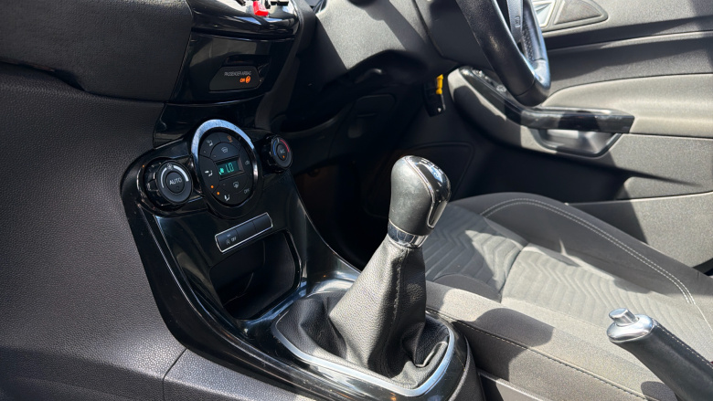 Ford Fiesta 1.0 EcoBoost Titanium 5dr Petrol Hatchback